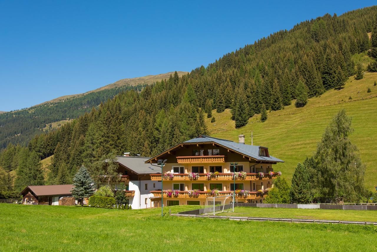 Zirbenhof Hotel Innerkrems Kültér fotó