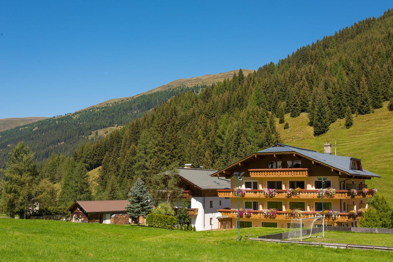 Zirbenhof Hotel Innerkrems Kültér fotó